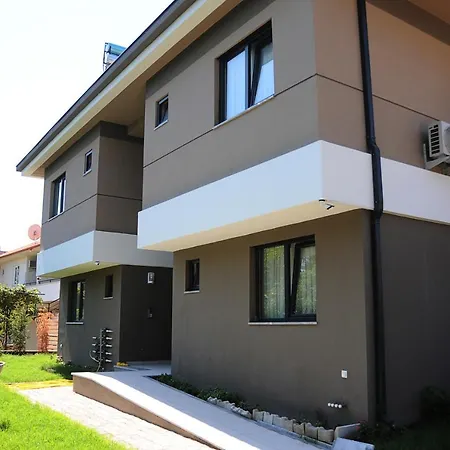 דירה Oscar Suites